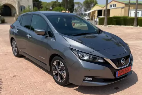 Nissan Leaf &pi;&rho;&omicron;&sigmaf; &epsilon;&nu;&omicron;&iota;&kappa;ί&alpha;&sigma;&eta; &sigma;&tau;&eta;&nu; &Epsilon;&lambda;&lambda;ά&delta;&alpha;