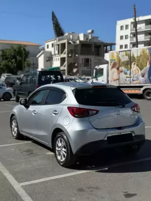 Mazda Demio &pi;&rho;&omicron;&sigmaf; &epsilon;&nu;&omicron;&iota;&kappa;ί&alpha;&sigma;&eta; &sigma;&tau;&eta;&nu; &Epsilon;&lambda;&lambda;ά&delta;&alpha;