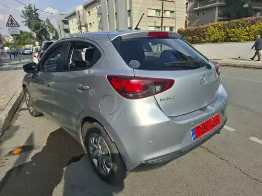Mazda 2 &pi;&rho;&omicron;&sigmaf; &epsilon;&nu;&omicron;&iota;&kappa;ί&alpha;&sigma;&eta; &sigma;&tau;&eta;&nu; &Epsilon;&pi;&iota;&sigma;&kappa;&omicron;&pi;ή