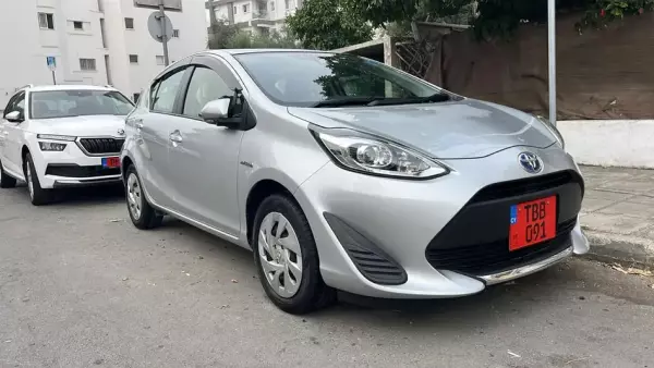 Toyota Aqua &pi;&rho;&omicron;&sigmaf; &epsilon;&nu;&omicron;&iota;&kappa;ί&alpha;&sigma;&eta; &sigma;&tau;&eta;&nu; &Epsilon;&lambda;&lambda;ά&delta;&alpha;