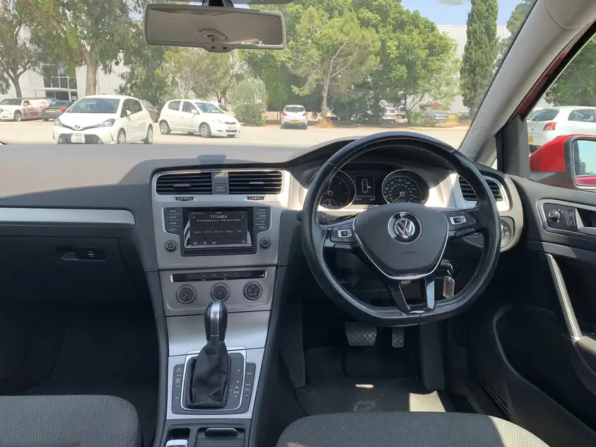 Volkswagen Golf &pi;&rho;&omicron;&sigmaf; &epsilon;&nu;&omicron;&iota;&kappa;ί&alpha;&sigma;&eta; &sigma;&tau;&eta;&nu; &Epsilon;&pi;&iota;&sigma;&kappa;&omicron;&pi;ή