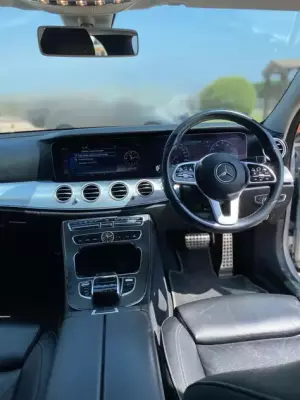 Mercedes E300 &pi;&rho;&omicron;&sigmaf; &epsilon;&nu;&omicron;&iota;&kappa;ί&alpha;&sigma;&eta; &sigma;&tau;&eta;&nu; &Epsilon;&lambda;&lambda;ά&delta;&alpha;