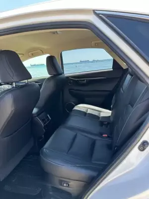 Lexus NX 300 &pi;&rho;&omicron;&sigmaf; &epsilon;&nu;&omicron;&iota;&kappa;ί&alpha;&sigma;&eta; &sigma;&tau;&eta;&nu; &Epsilon;&lambda;&lambda;ά&delta;&alpha;
