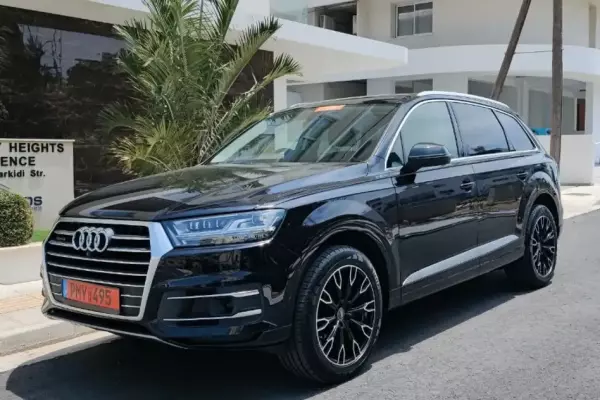Audi Q7 &pi;&rho;&omicron;&sigmaf; &epsilon;&nu;&omicron;&iota;&kappa;ί&alpha;&sigma;&eta; &sigma;&tau;&eta;&nu; &Epsilon;&lambda;&lambda;ά&delta;&alpha;