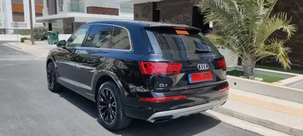 Audi Q7 &pi;&rho;&omicron;&sigmaf; &epsilon;&nu;&omicron;&iota;&kappa;ί&alpha;&sigma;&eta; &sigma;&tau;&eta;&nu; &Epsilon;&lambda;&lambda;ά&delta;&alpha;