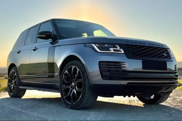 Range Rover Vogue &pi;&rho;&omicron;&sigmaf; &epsilon;&nu;&omicron;&iota;&kappa;ί&alpha;&sigma;&eta; &sigma;&tau;&eta;&nu; &Epsilon;&lambda;&lambda;ά&delta;&alpha;