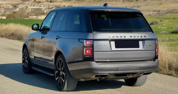 Range Rover Vogue &pi;&rho;&omicron;&sigmaf; &epsilon;&nu;&omicron;&iota;&kappa;ί&alpha;&sigma;&eta; &sigma;&tau;&eta;&nu; &Epsilon;&lambda;&lambda;ά&delta;&alpha;