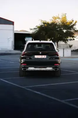 BMW X5 &pi;&rho;&omicron;&sigmaf; &epsilon;&nu;&omicron;&iota;&kappa;ί&alpha;&sigma;&eta; &sigma;&tau;&eta;&nu; &Epsilon;&lambda;&lambda;ά&delta;&alpha;