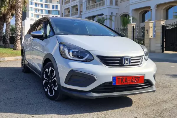Honda Fit &pi;&rho;&omicron;&sigmaf; &epsilon;&nu;&omicron;&iota;&kappa;ί&alpha;&sigma;&eta; &sigma;&tau;&eta;&nu; &Epsilon;&lambda;&lambda;ά&delta;&alpha;