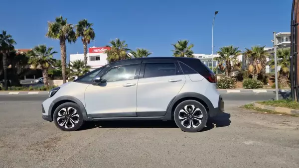 Honda Fit &pi;&rho;&omicron;&sigmaf; &epsilon;&nu;&omicron;&iota;&kappa;ί&alpha;&sigma;&eta; &sigma;&tau;&eta;&nu; &Epsilon;&lambda;&lambda;ά&delta;&alpha;