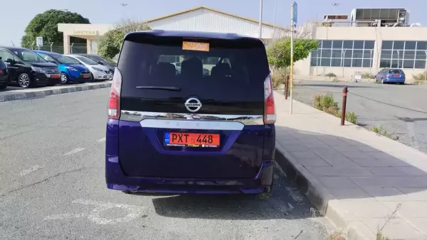 Nissan Serena &pi;&rho;&omicron;&sigmaf; &epsilon;&nu;&omicron;&iota;&kappa;ί&alpha;&sigma;&eta; &sigma;&tau;&eta;&nu; &Epsilon;&lambda;&lambda;ά&delta;&alpha;