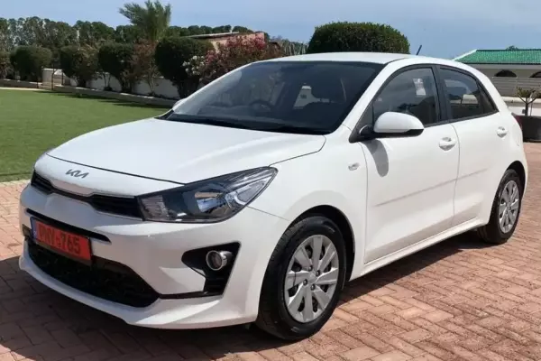 KIA Rio &pi;&rho;&omicron;&sigmaf; &epsilon;&nu;&omicron;&iota;&kappa;ί&alpha;&sigma;&eta; &sigma;&tau;&eta;&nu; &Epsilon;&lambda;&lambda;ά&delta;&alpha;