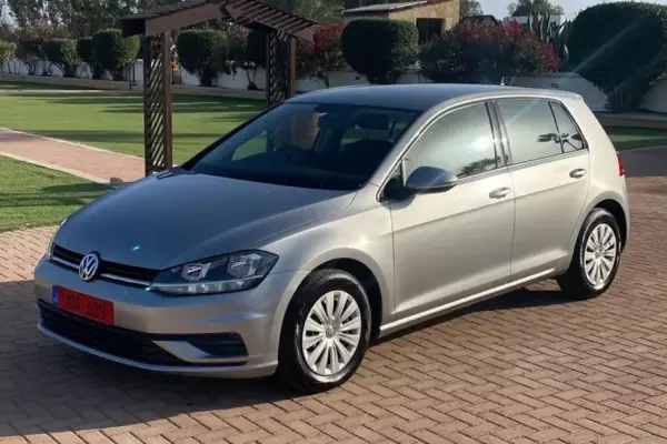 Volkswagen Golf &pi;&rho;&omicron;&sigmaf; &epsilon;&nu;&omicron;&iota;&kappa;ί&alpha;&sigma;&eta; &sigma;&tau;&eta;&nu; &Epsilon;&lambda;&lambda;ά&delta;&alpha;