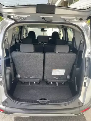 Toyota Sienta &pi;&rho;&omicron;&sigmaf; &epsilon;&nu;&omicron;&iota;&kappa;ί&alpha;&sigma;&eta; &sigma;&tau;&eta;&nu; &Epsilon;&lambda;&lambda;ά&delta;&alpha;