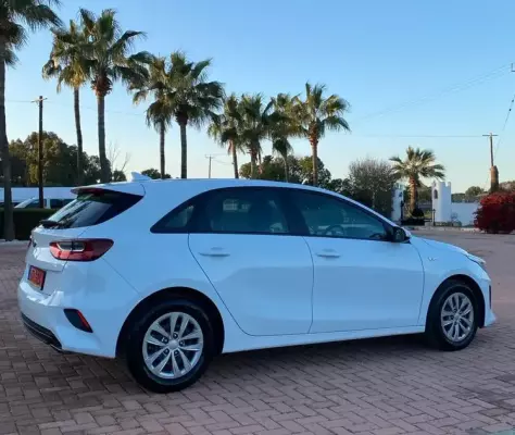 Kia Ceed &pi;&rho;&omicron;&sigmaf; &epsilon;&nu;&omicron;&iota;&kappa;ί&alpha;&sigma;&eta; &sigma;&tau;&eta;&nu; &Epsilon;&lambda;&lambda;ά&delta;&alpha;