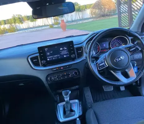 Kia Ceed &pi;&rho;&omicron;&sigmaf; &epsilon;&nu;&omicron;&iota;&kappa;ί&alpha;&sigma;&eta; &sigma;&tau;&eta;&nu; &Epsilon;&lambda;&lambda;ά&delta;&alpha;