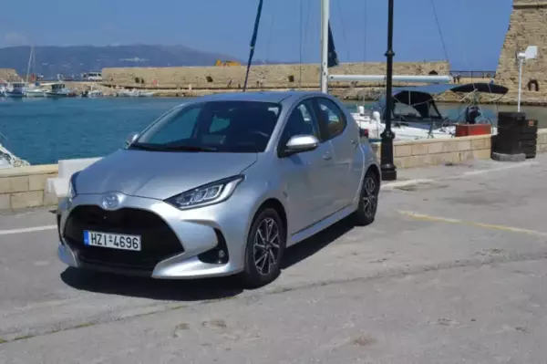 Toyota Yaris &pi;&rho;&omicron;&sigmaf; &epsilon;&nu;&omicron;&iota;&kappa;ί&alpha;&sigma;&eta; &sigma;&tau;&eta;&nu; &Epsilon;&lambda;&omicron;ύ&nu;&tau;&alpha;