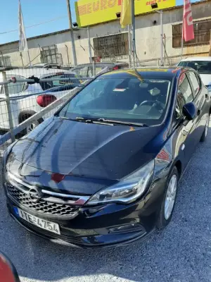 Opel Astra &pi;&rho;&omicron;&sigmaf; &epsilon;&nu;&omicron;&iota;&kappa;ί&alpha;&sigma;&eta; &sigma;&tau;&eta;&nu; &Epsilon;&lambda;&lambda;ά&delta;&alpha;