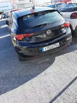 Opel Astra &pi;&rho;&omicron;&sigmaf; &epsilon;&nu;&omicron;&iota;&kappa;ί&alpha;&sigma;&eta; &sigma;&tau;&eta;&nu; &Epsilon;&lambda;&omicron;ύ&nu;&tau;&alpha;