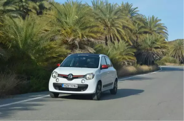 Renault Twingo &pi;&rho;&omicron;&sigmaf; &epsilon;&nu;&omicron;&iota;&kappa;ί&alpha;&sigma;&eta; &sigma;&tau;&eta;&nu; &Epsilon;&lambda;&lambda;ά&delta;&alpha;