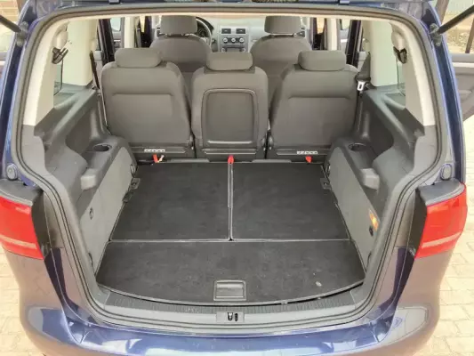 Volkswagen Touran &pi;&rho;&omicron;&sigmaf; &epsilon;&nu;&omicron;&iota;&kappa;ί&alpha;&sigma;&eta; &sigma;&tau;&eta;&nu; &Epsilon;&lambda;&lambda;ά&delta;&alpha;