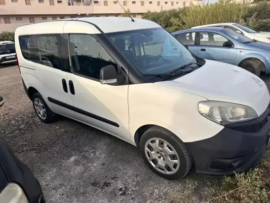 Fiat Doblo &pi;&rho;&omicron;&sigmaf; &epsilon;&nu;&omicron;&iota;&kappa;ί&alpha;&sigma;&eta; &sigma;&tau;&iota;&sigmaf; &Gamma;&omicron;ύ&rho;&nu;&epsilon;&sigmaf;
