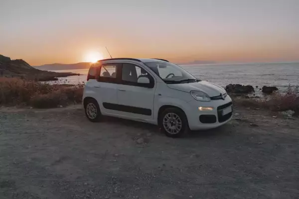 Fiat Panda &pi;&rho;&omicron;&sigmaf; &epsilon;&nu;&omicron;&iota;&kappa;ί&alpha;&sigma;&eta; &sigma;&tau;&eta;&nu; &Epsilon;&lambda;&lambda;ά&delta;&alpha;