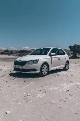 Skoda Fabia &pi;&rho;&omicron;&sigmaf; &epsilon;&nu;&omicron;&iota;&kappa;ί&alpha;&sigma;&eta; &sigma;&tau;&eta;&nu; &Epsilon;&lambda;&lambda;ά&delta;&alpha;
