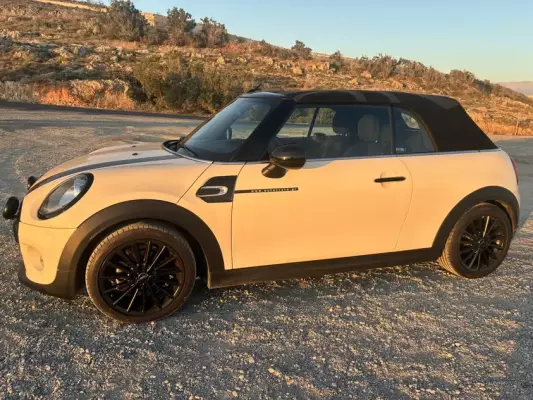 Mini Cooper &pi;&rho;&omicron;&sigmaf; &epsilon;&nu;&omicron;&iota;&kappa;ί&alpha;&sigma;&eta; &sigma;&tau;&omicron; &Kappa;&omicron;&kappa;&kappa;ί&nu;&eta; &Chi;ά&nu;&iota;
