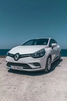 Renault Clio &pi;&rho;&omicron;&sigmaf; &epsilon;&nu;&omicron;&iota;&kappa;ί&alpha;&sigma;&eta; &sigma;&tau;&eta;&nu; &Epsilon;&lambda;&lambda;ά&delta;&alpha;