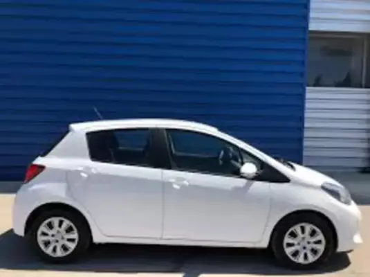 Toyota Yaris &pi;&rho;&omicron;&sigmaf; &epsilon;&nu;&omicron;&iota;&kappa;ί&alpha;&sigma;&eta; &sigma;&tau;&eta;&nu; &Epsilon;&lambda;&lambda;ά&delta;&alpha;