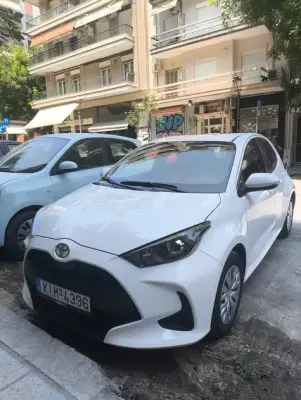 Toyota Yaris &pi;&rho;&omicron;&sigmaf; &epsilon;&nu;&omicron;&iota;&kappa;ί&alpha;&sigma;&eta; &sigma;&tau;&eta;&nu; &Kappa;&alpha;&lambda;&alpha;&mu;&alpha;&rho;&iota;ά