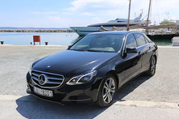 Mercedes E Class &pi;&rho;&omicron;&sigmaf; &epsilon;&nu;&omicron;&iota;&kappa;ί&alpha;&sigma;&eta; &sigma;&tau;&eta;&nu; &Epsilon;&lambda;&lambda;ά&delta;&alpha;
