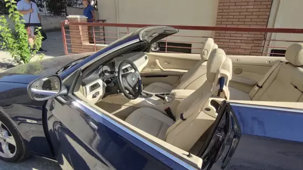 BMW 320i &pi;&rho;&omicron;&sigmaf; &epsilon;&nu;&omicron;&iota;&kappa;ί&alpha;&sigma;&eta; &sigma;&tau;&eta;&nu; &Epsilon;&lambda;&lambda;ά&delta;&alpha;