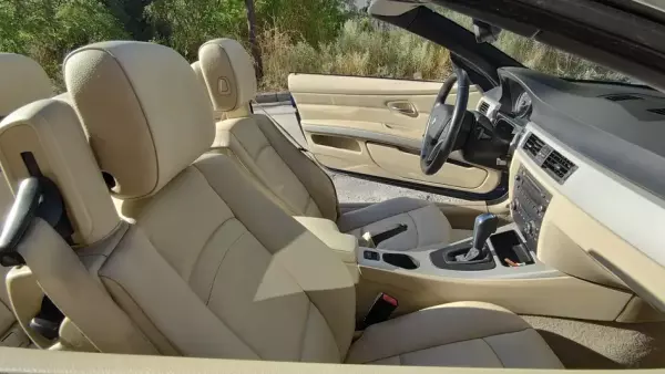 BMW 320i &pi;&rho;&omicron;&sigmaf; &epsilon;&nu;&omicron;&iota;&kappa;ί&alpha;&sigma;&eta; &sigma;&tau;&eta;&nu; &Epsilon;&lambda;&lambda;ά&delta;&alpha;