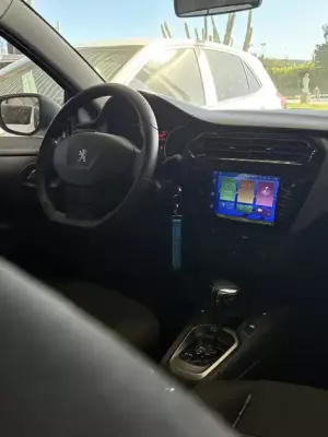Peugeot 301 &pi;&rho;&omicron;&sigmaf; &epsilon;&nu;&omicron;&iota;&kappa;ί&alpha;&sigma;&eta; &sigma;&tau;&eta; &Gamma;&lambda;&upsilon;&phi;ά&delta;&alpha;