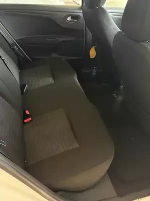 Peugeot 301 &pi;&rho;&omicron;&sigmaf; &epsilon;&nu;&omicron;&iota;&kappa;ί&alpha;&sigma;&eta; &sigma;&tau;&eta; &Gamma;&lambda;&upsilon;&phi;ά&delta;&alpha;