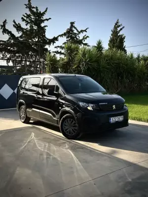 Peugeot Rifter &pi;&rho;&omicron;&sigmaf; &epsilon;&nu;&omicron;&iota;&kappa;ί&alpha;&sigma;&eta; &sigma;&tau;&eta;&nu; &Epsilon;&lambda;&lambda;ά&delta;&alpha;