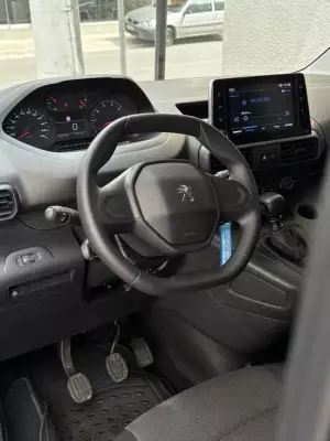 Peugeot Rifter &pi;&rho;&omicron;&sigmaf; &epsilon;&nu;&omicron;&iota;&kappa;ί&alpha;&sigma;&eta; &sigma;&tau;&eta;&nu; &Epsilon;&lambda;&lambda;ά&delta;&alpha;
