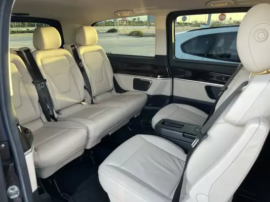 Mercedes V Class &pi;&rho;&omicron;&sigmaf; &epsilon;&nu;&omicron;&iota;&kappa;ί&alpha;&sigma;&eta; &sigma;&tau;&eta; &Gamma;&lambda;&upsilon;&phi;ά&delta;&alpha;