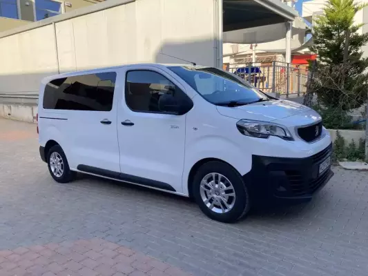 Peugeot Traveller &pi;&rho;&omicron;&sigmaf; &epsilon;&nu;&omicron;&iota;&kappa;ί&alpha;&sigma;&eta; &sigma;&tau;&eta;&nu; &Epsilon;&lambda;&lambda;ά&delta;&alpha;