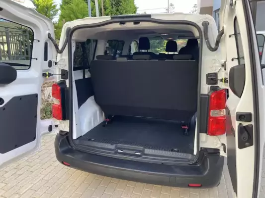 Peugeot Traveller &pi;&rho;&omicron;&sigmaf; &epsilon;&nu;&omicron;&iota;&kappa;ί&alpha;&sigma;&eta; &sigma;&tau;&eta; &Chi;&epsilon;&rho;&sigma;ό&nu;&eta;&sigma;&omicron;