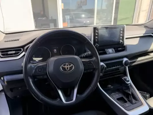 Toyota RAV4 &pi;&rho;&omicron;&sigmaf; &epsilon;&nu;&omicron;&iota;&kappa;ί&alpha;&sigma;&eta; &sigma;&tau;&eta;&nu; &Epsilon;&lambda;&lambda;ά&delta;&alpha;