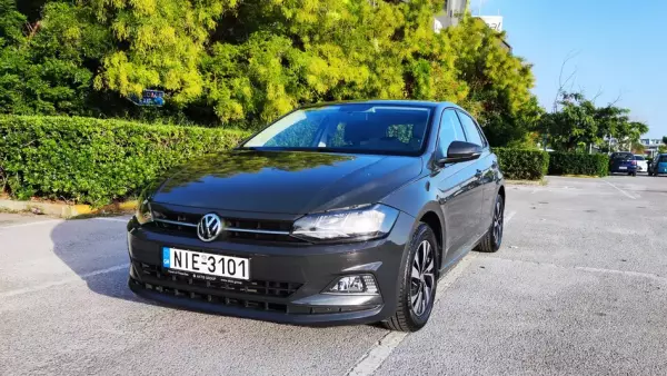 Volkswagen Polo &pi;&rho;&omicron;&sigmaf; &epsilon;&nu;&omicron;&iota;&kappa;ί&alpha;&sigma;&eta; &sigma;&tau;&eta;&nu; &Alpha;&sigma;&pi;&rho;&omicron;&beta;ά&lambda;&tau;&alpha;