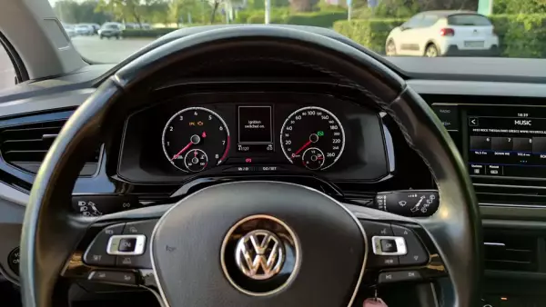 Volkswagen Polo &pi;&rho;&omicron;&sigmaf; &epsilon;&nu;&omicron;&iota;&kappa;ί&alpha;&sigma;&eta; &sigma;&tau;&eta;&nu; &Alpha;&sigma;&pi;&rho;&omicron;&beta;ά&lambda;&tau;&alpha;