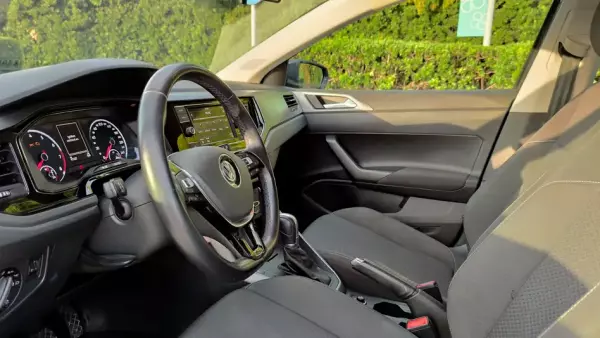 Volkswagen Polo &pi;&rho;&omicron;&sigmaf; &epsilon;&nu;&omicron;&iota;&kappa;ί&alpha;&sigma;&eta; &sigma;&tau;&eta;&nu; &Alpha;&sigma;&pi;&rho;&omicron;&beta;ά&lambda;&tau;&alpha;