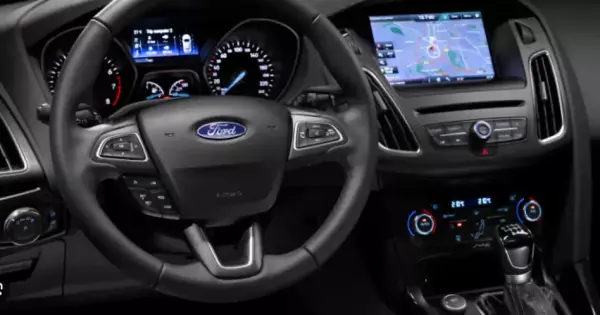 Ford Focus &pi;&rho;&omicron;&sigmaf; &epsilon;&nu;&omicron;&iota;&kappa;ί&alpha;&sigma;&eta; &sigma;&tau;&eta;&nu; &Alpha;&chi;&alpha;&rho;ά&beta;&eta;
