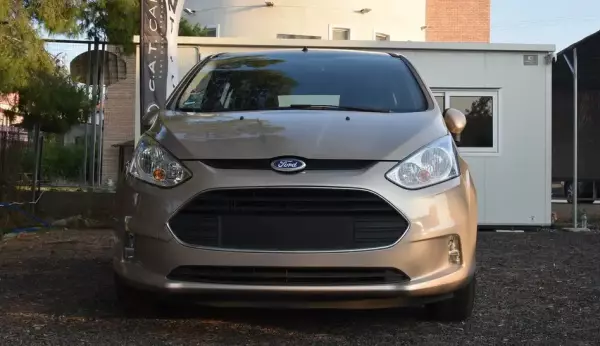 Ford B-MAX &pi;&rho;&omicron;&sigmaf; &epsilon;&nu;&omicron;&iota;&kappa;ί&alpha;&sigma;&eta; &sigma;&tau;&eta;&nu; &Epsilon;&lambda;&lambda;ά&delta;&alpha;