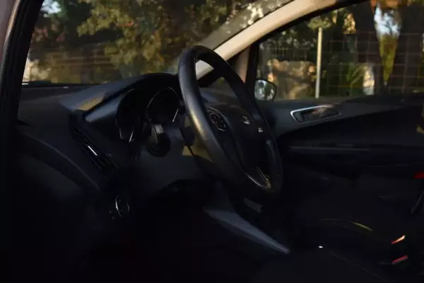 Ford B-MAX &pi;&rho;&omicron;&sigmaf; &epsilon;&nu;&omicron;&iota;&kappa;ί&alpha;&sigma;&eta; &sigma;&tau;&eta;&nu; &Epsilon;&lambda;&lambda;ά&delta;&alpha;