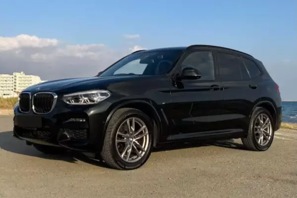 BMW X3 &pi;&rho;&omicron;&sigmaf; &epsilon;&nu;&omicron;&iota;&kappa;ί&alpha;&sigma;&eta; &sigma;&tau;&eta;&nu; &Epsilon;&lambda;&lambda;ά&delta;&alpha;